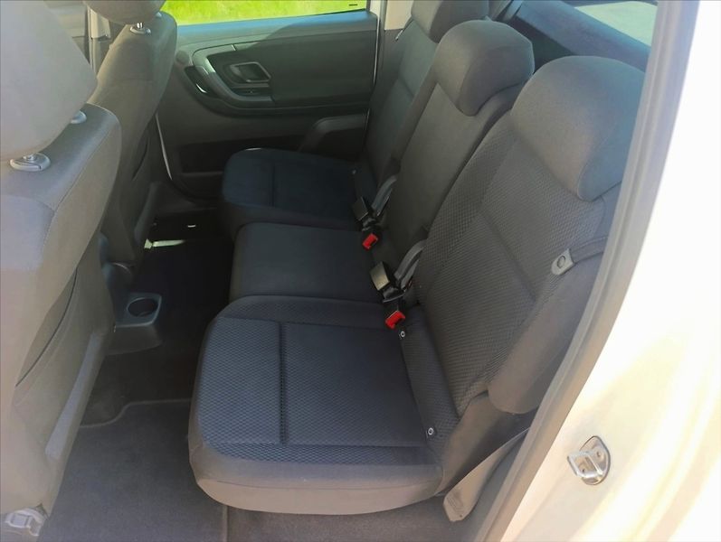 Škoda Roomster 1,6 TDi Aut.klima,Alu,Tempomat - fotka 21 z 36
