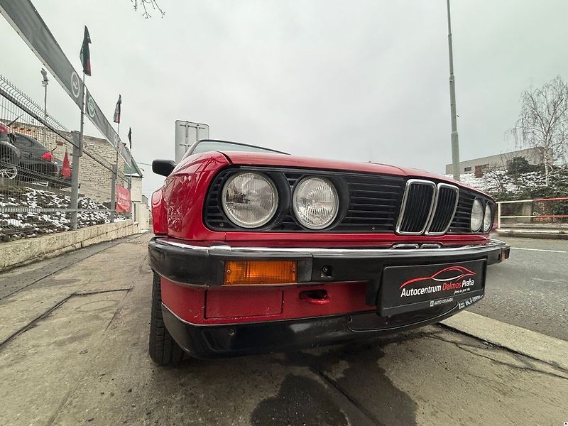BMW Řada 3 E30-318i/1986/2.maj. garážován - fotka 45 z 50