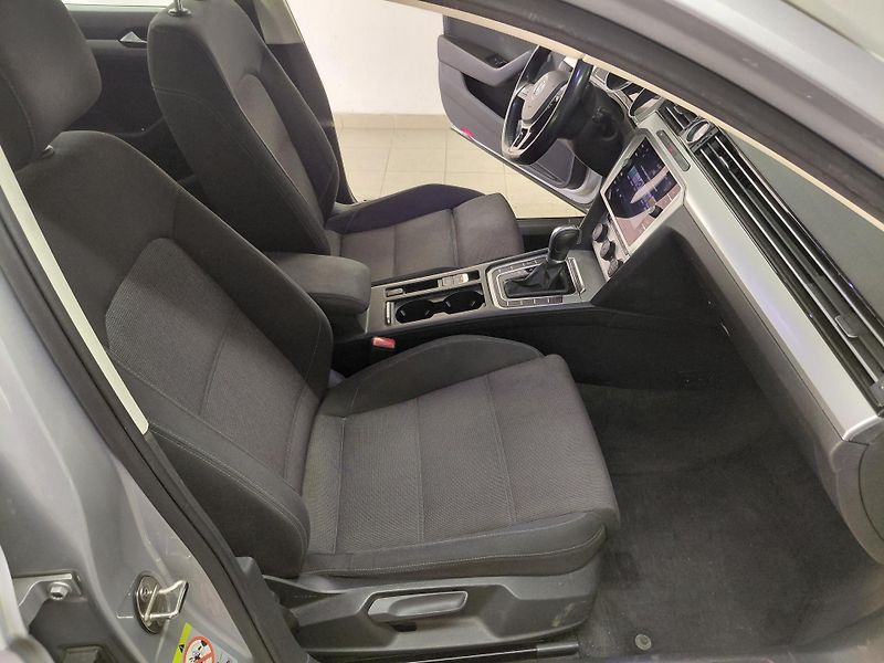 Volkswagen Passat (2017) - fotka 11 z 17