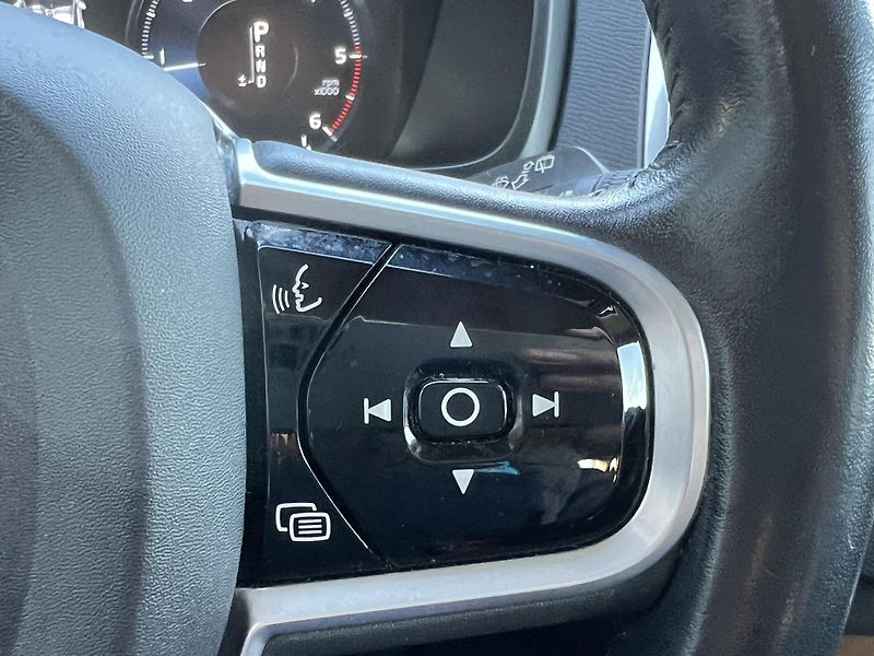Volvo XC90 (2018) D5 AWD 173kW - fotka 14 z 42