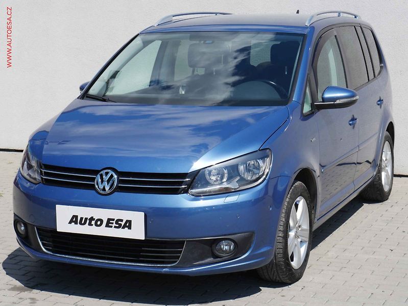 Volkswagen Touran (2013) 2.0 TDI, Xenon, webasto - fotka 3 z 23