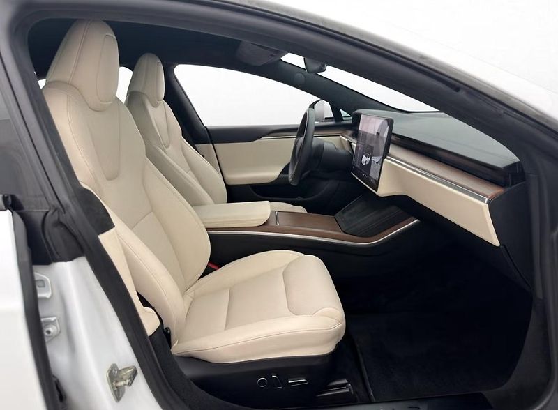 Tesla Model S LR AWD Vzduch Pano. Tažné Kam - fotka 29 z 37