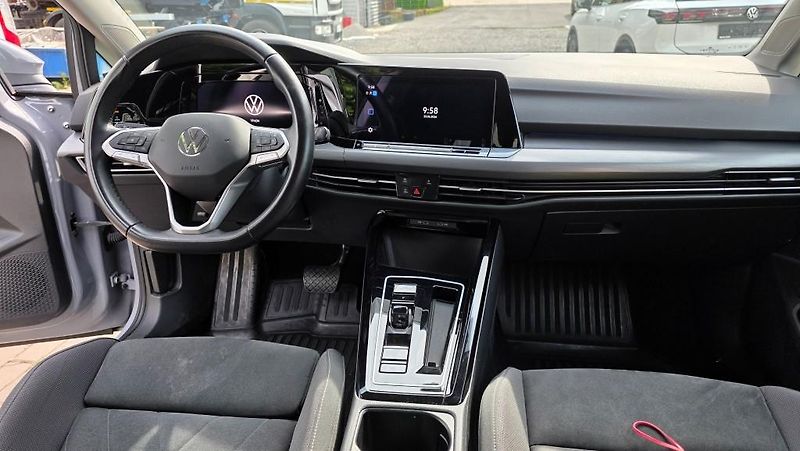 Volkswagen Golf (2024) 2.0 TDI 110kW DSG7 Style TZ - fotka 17 z 39