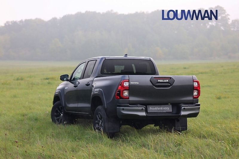 Toyota Hilux AT INVINCIBLE - fotka 2 z 23