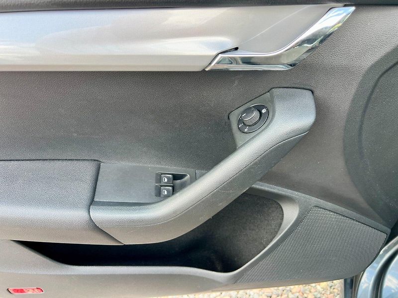Škoda Octavia (2014) 1.6 TDI 77 kW DSG - fotka 17 z 18