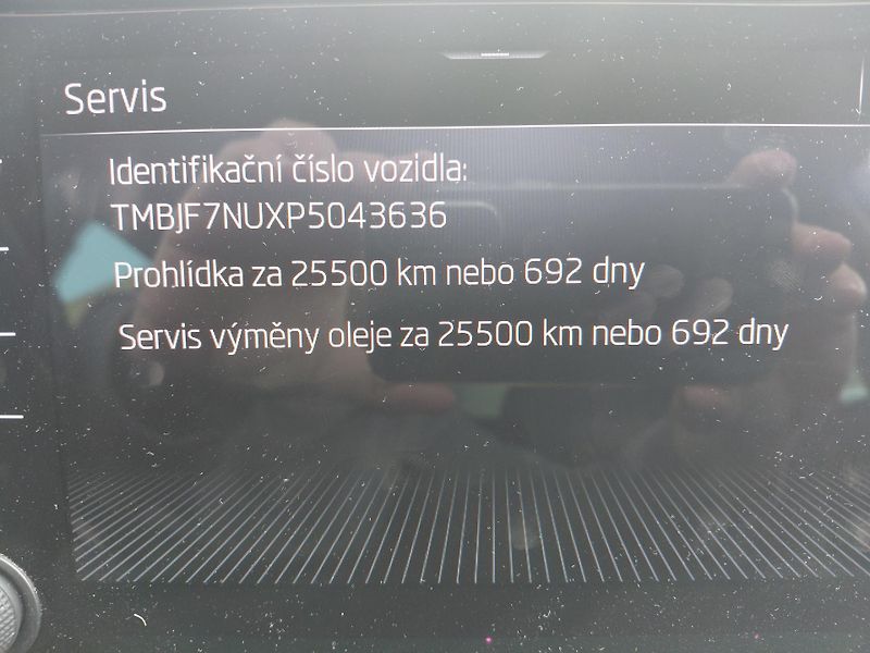 Škoda Karoq (2023) 2.0TDI, DSG, NAVI,driving mode - fotka 18 z 18