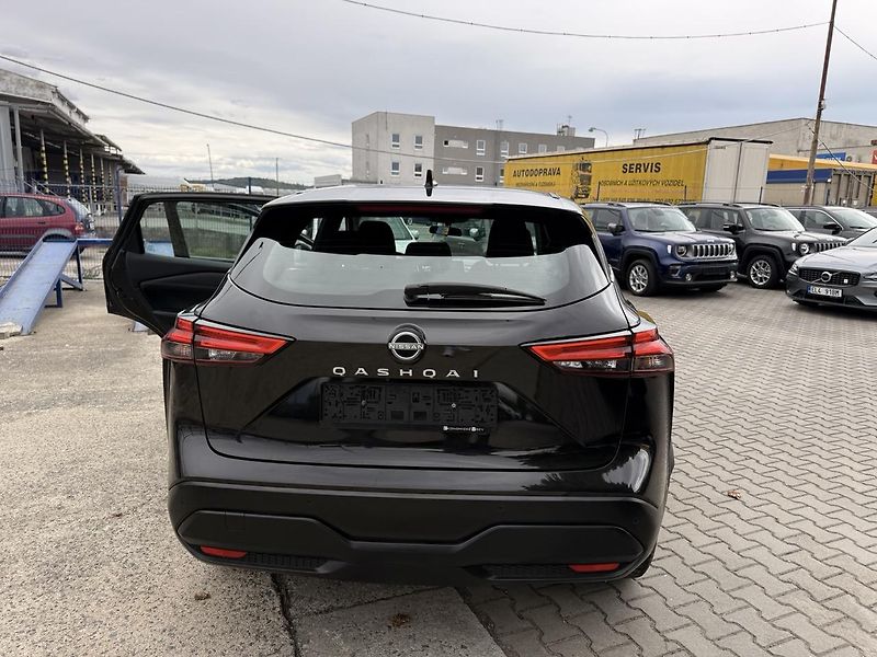 Nissan Qashqai (2022) 1.3 MHEV,140PS,ZÁRUKA - fotka 17 z 37