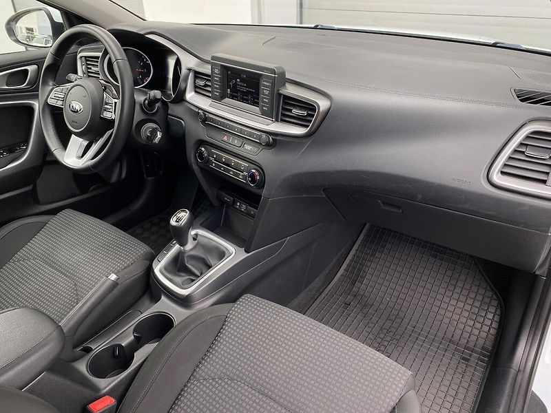 Kia Ceed 1.0 T-GDI 88 kW - fotka 21 z 23