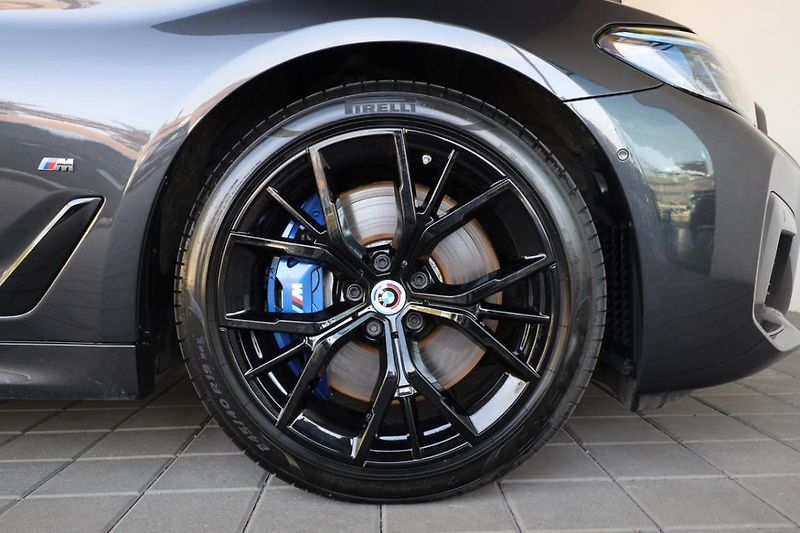 BMW Řada 5 530d xDrive Sedan - fotka 7 z 22