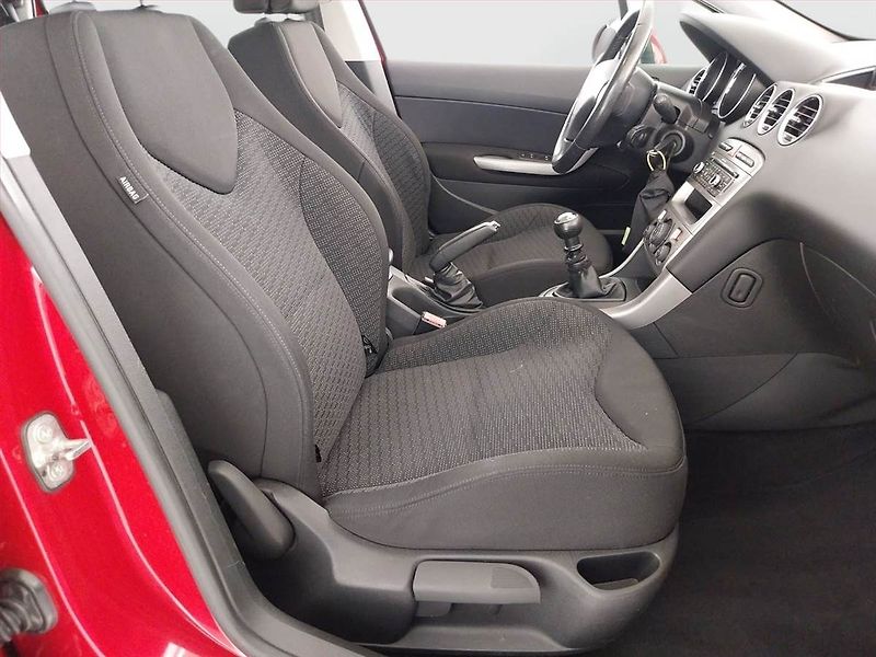 Peugeot 308 (2008) 1.6 HDi, po STK, jezdí výborně - fotka 9 z 21