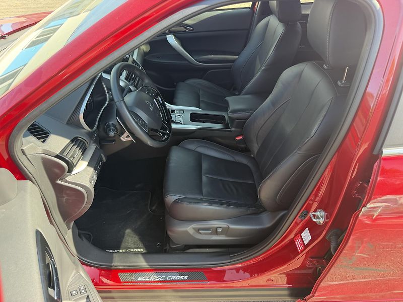 Mitsubishi Eclipse Cross 2,4 PHEV 4x4 head-ip závěs  - fotka 14 z 21