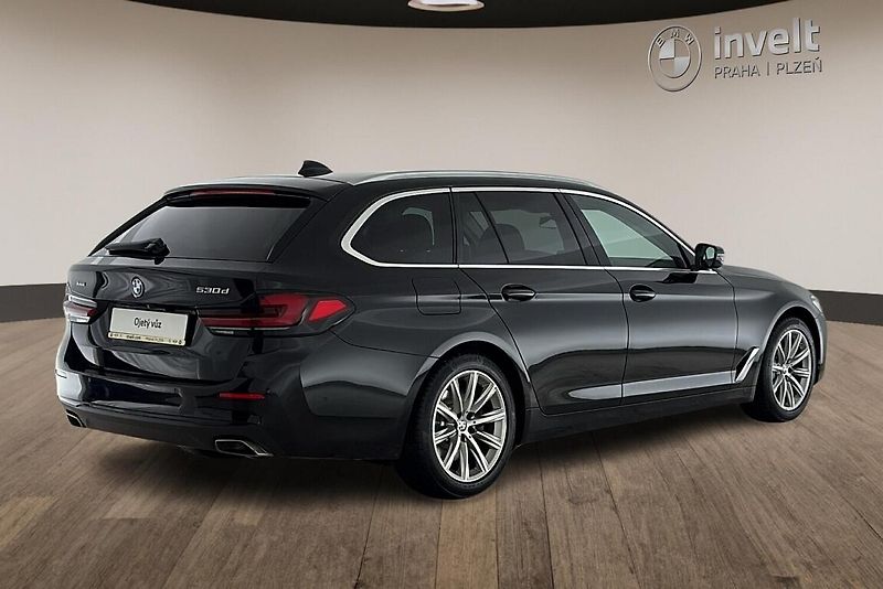 BMW Řada 5 530d xDrive - fotka 3 z 15