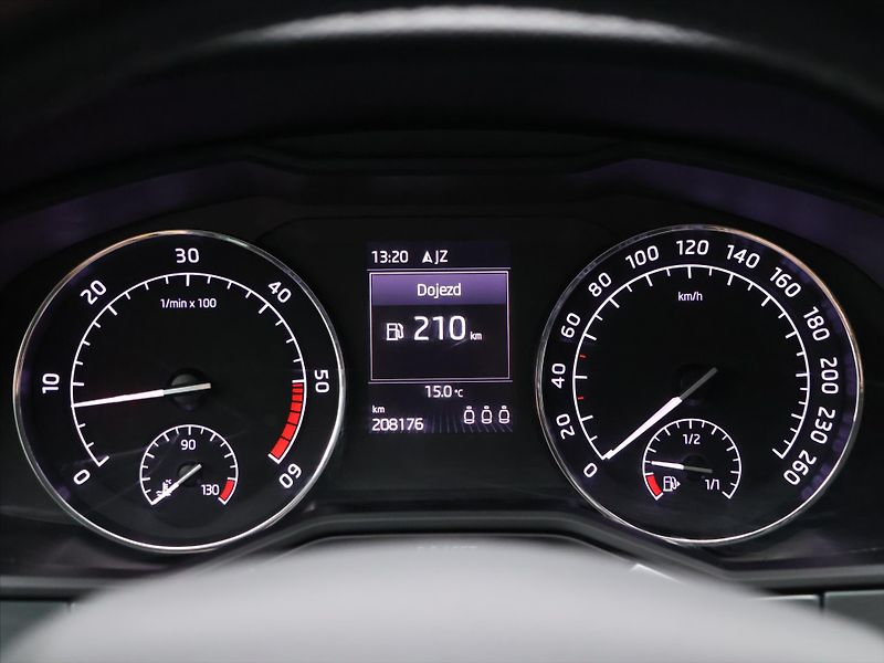 Škoda Superb 1,6 TDI Style 1.maj servis kn. - fotka 17 z 29