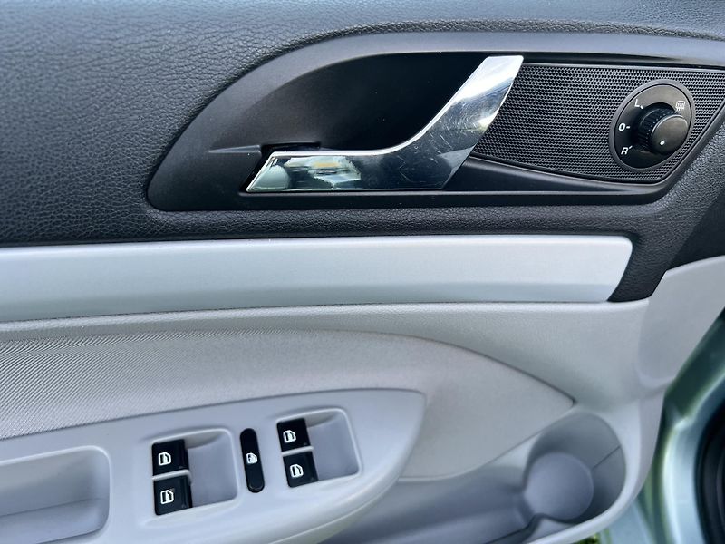 Škoda Octavia 1.6TDI 77KW,DIGIKLIMA,WEBASTO - fotka 33 z 45