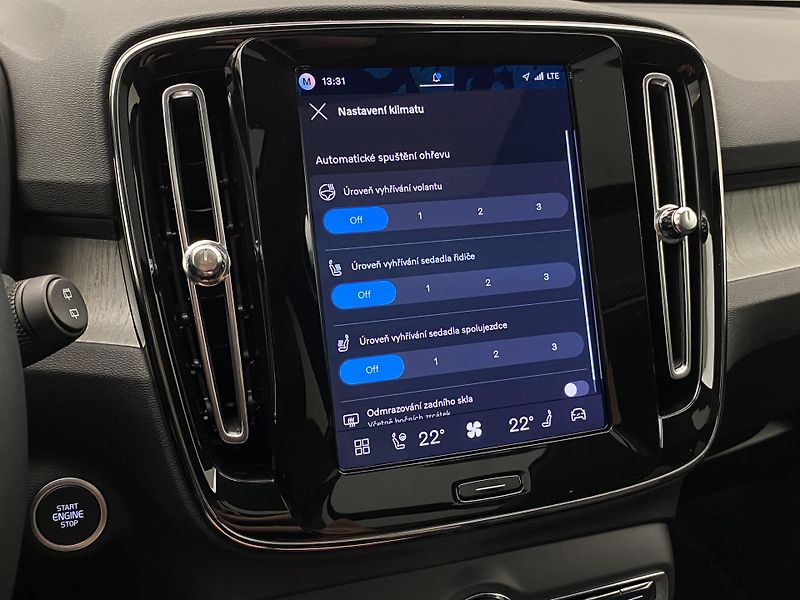 Volvo XC40 (2026) B3 AUT DARK ULTRA - fotka 45 z 66