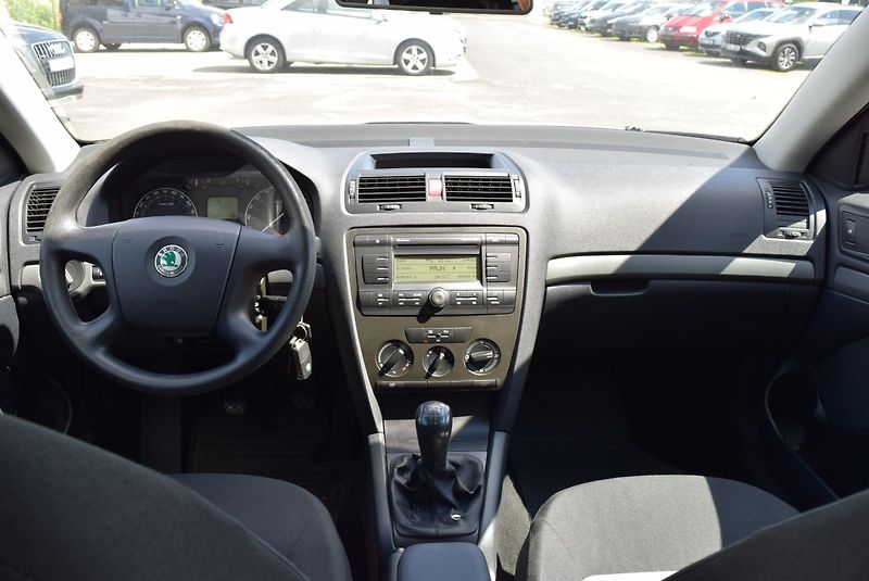 Škoda Octavia (2007) 1.6MPI 75kw CLASSIC KLIMA  - fotka 17 z 38