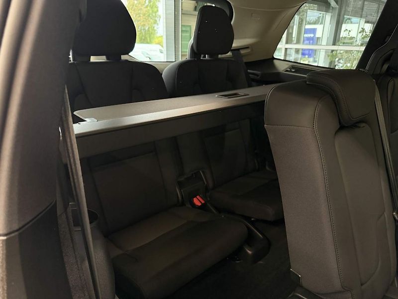 Volvo XC90 (2026) B5 2.0L 250+14 HP AT8 AWD CORE - fotka 21 z 28