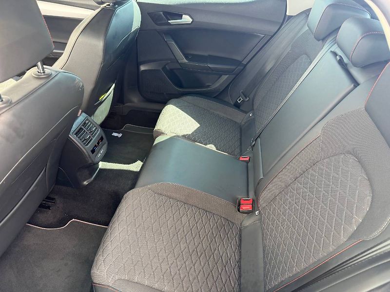 Seat Leon (2022) 1.5 TSI 96 kW FR - fotka 9 z 22