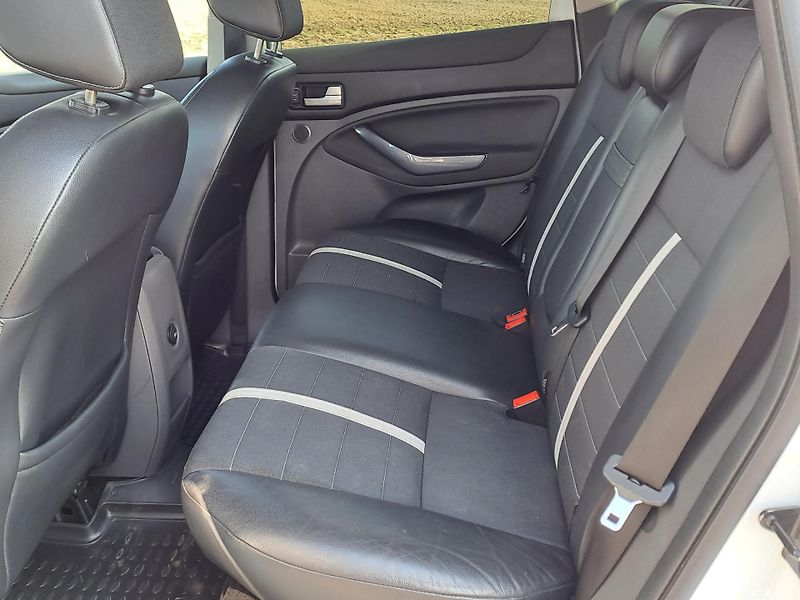 Ford Kuga (2009) 2.0 TDCi 4x4 PŮVOD ČR - fotka 16 z 31