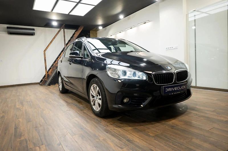 BMW Ostatní 216d Active Tourer - fotka 3 z 32
