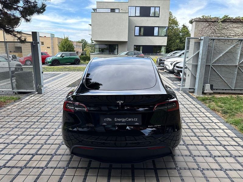 Tesla Model Y Long Range AWD Tažné / záruka - fotka 37 z 40