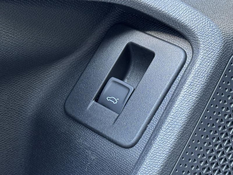 Seat Leon (2022) 1.5eTSi DSG Xcellence DPH RZV - fotka 27 z 50