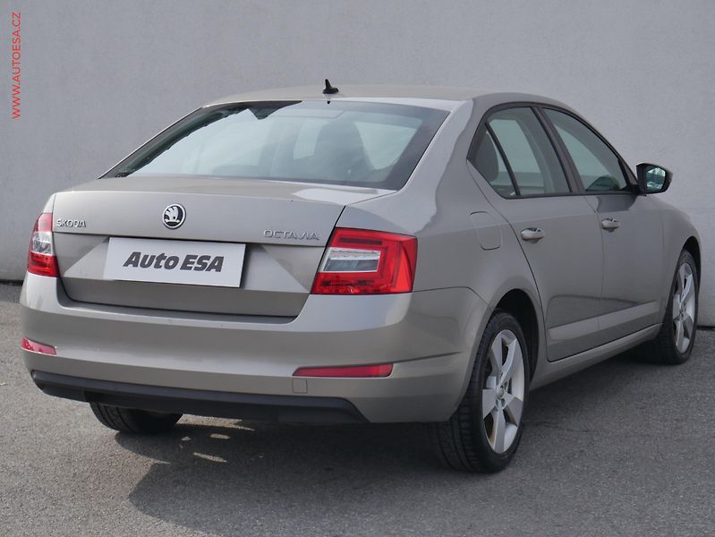 Škoda Octavia (2016) 1.6TDi, ČR, GreenLine - fotka 4 z 17