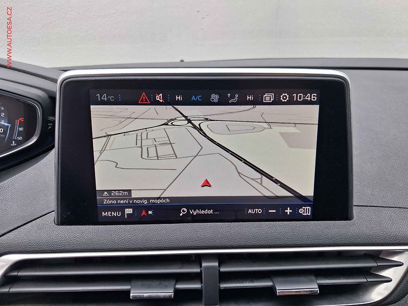 Peugeot 3008 (2018) 1.2 PT, Allure, navi, kamera - fotka 17 z 17