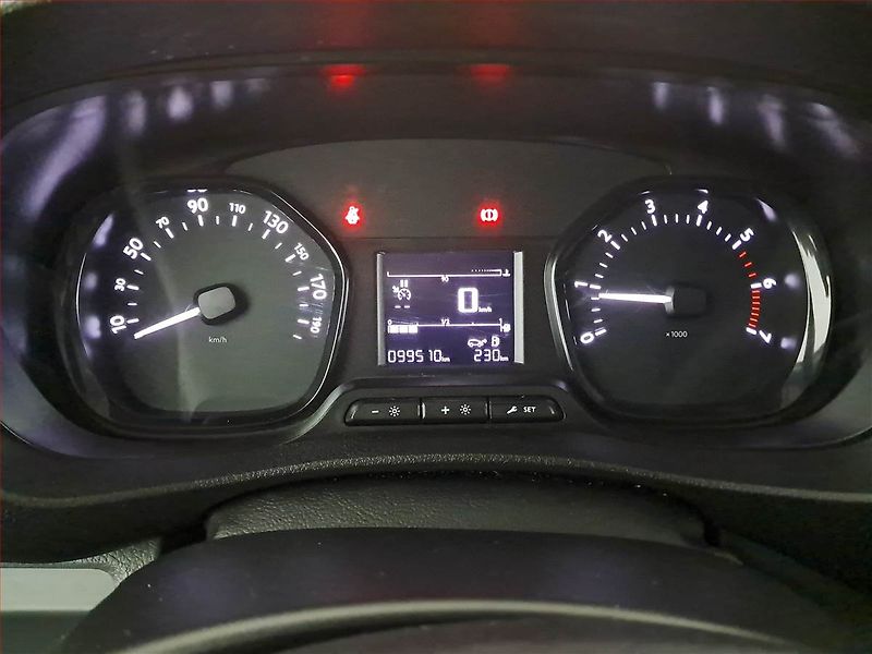 Citroën Jumpy (2019) 1.5 BlueHDi, Bus, ČR, 1Maj - fotka 10 z 14