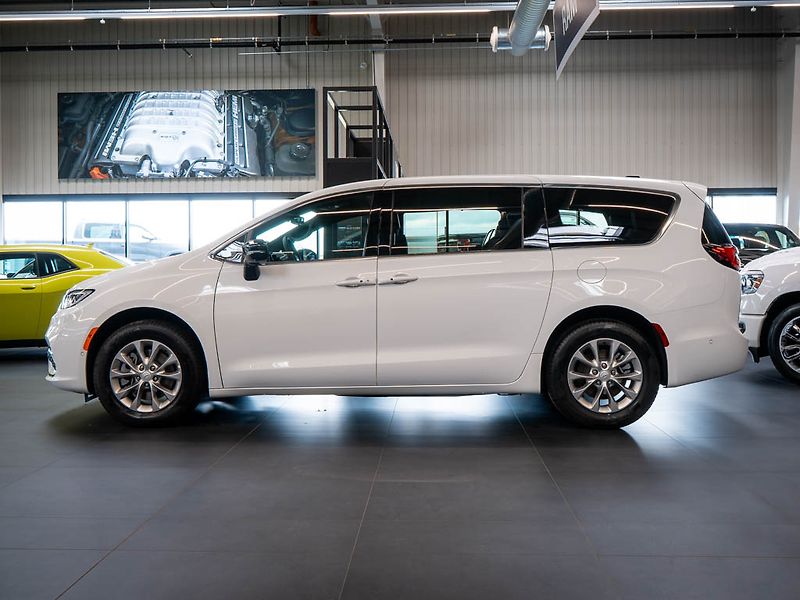 Chrysler Pacifica (2026) 3.6 Select AWD, 360 Cam 2x LCD - fotka 2 z 33