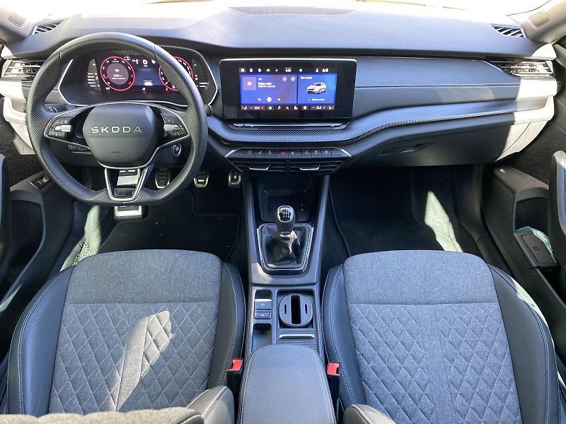 Škoda Octavia (2025) Combi 1.5 TSI SportLine - fotka 5 z 36