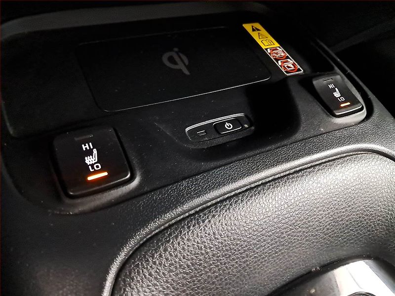 Toyota Corolla (2023) 1.8 Hybrid - fotka 19 z 20