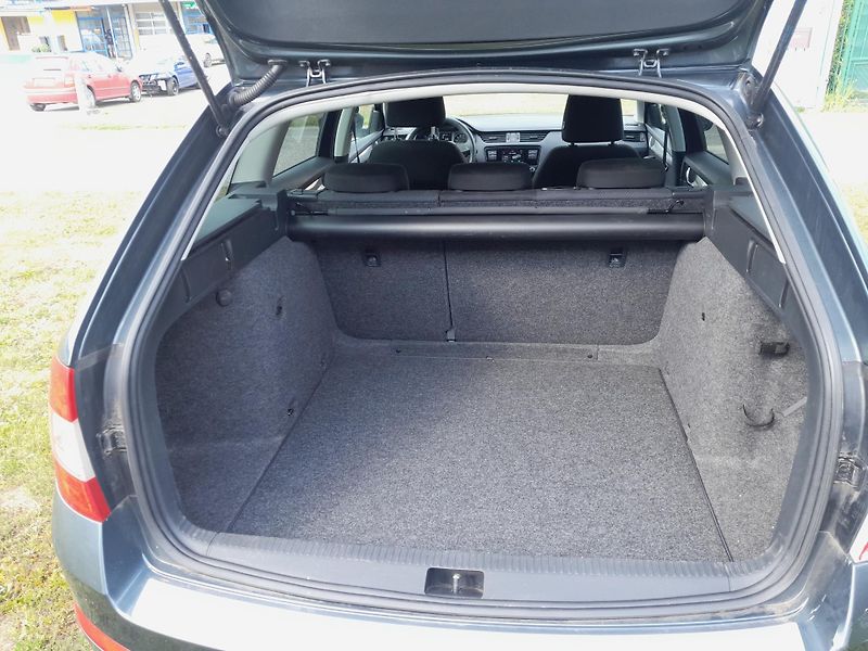 Škoda Octavia (2016) 1,2 TSI Serviska 2x klíč - fotka 9 z 17