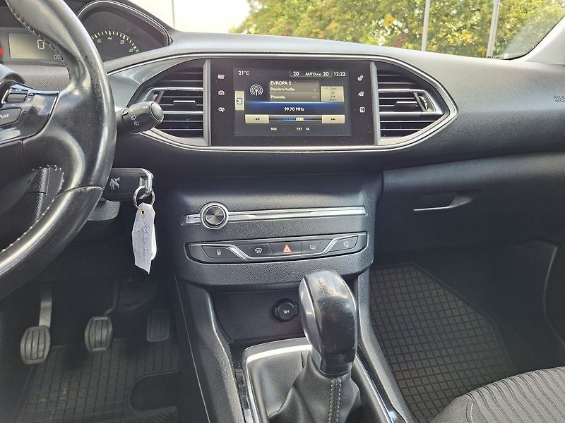 Peugeot 308 SW ACTIVE 1,2 PT M5 - fotka 21 z 23