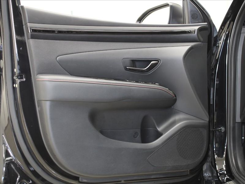Hyundai Tucson 1,6 T-GDi MHEV N-Line 75tkm! - fotka 14 z 24
