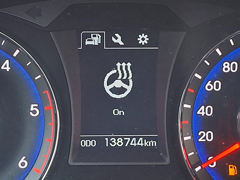 Hyundai i40 (2018) SW 1.7CRDi 104kW -ČR-KAMERA - fotka 17 z 38
