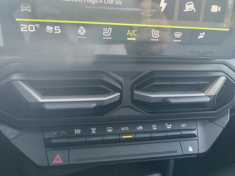 Dacia Duster (2026) JOURNEY hybrid-G 150 4x4 - fotka 17 z 22