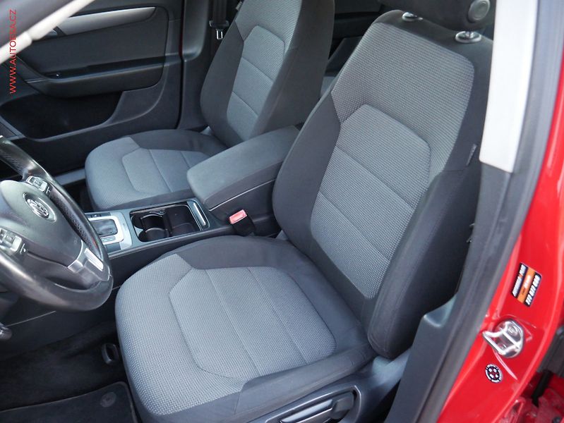 Volkswagen Passat (2013) 2.0 TDI 4x4, ČR, Comfortline - fotka 9 z 18