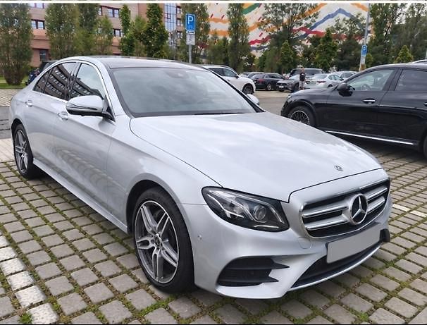 Mercedes-Benz Třídy E (2017) 220cdi 4 matic, AMG  - fotka 2 z 11