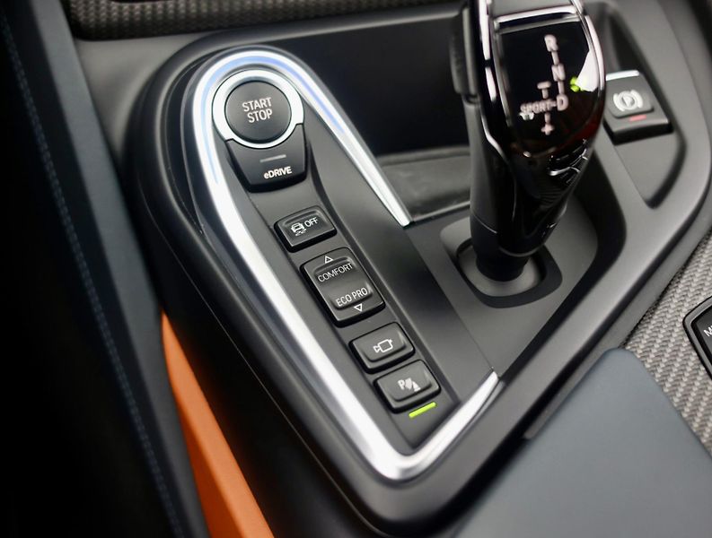 BMW i8 (2018) xdrive Laser - fotka 31 z 44