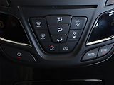 Peugeot 2008 (2021) Allure 1.2 PureTech, Automat - náhled 21