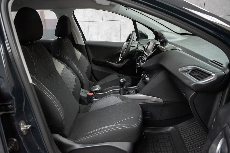 Peugeot 2008 1.2 PureTech*PO SERVISE*ČR* - fotka 12 z 32