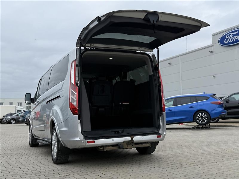 Ford Tourneo Custom 2,0 EcoBlue 136kW Titanium Aut - fotka 11 z 27