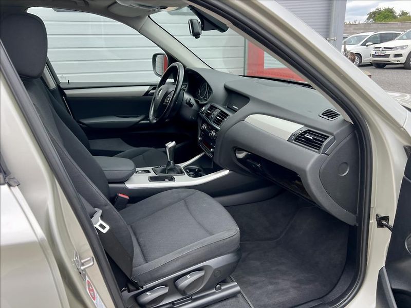 BMW X3 2,0 D  xDrive / KLIMA - fotka 20 z 36