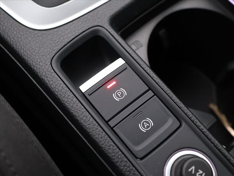 Audi Q3 1,5 35 TFSI S tronic S line CZ - fotka 24 z 33