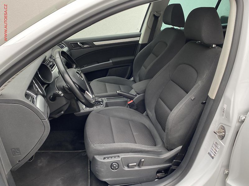 Škoda Superb (2015) 2.0 TDi, Ambition, DSG, navi - fotka 9 z 19