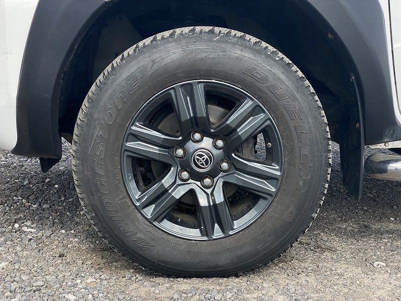Toyota Hilux 2.4D, ČR, Active, tažné, 4x4 - fotka 10 z 32