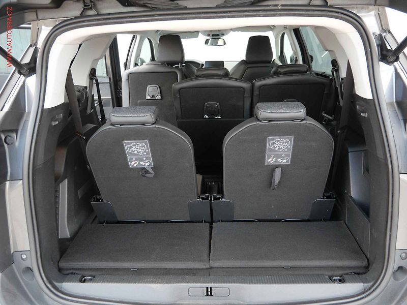 Peugeot 5008 (2018) 2.0HDi, AT, LED, kamera - fotka 8 z 28