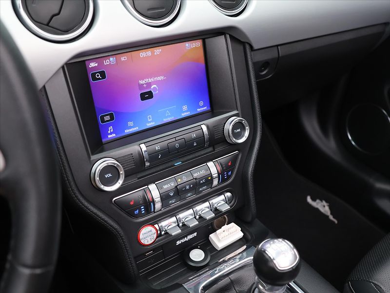 Ford Mustang GT 5,0 V8 534kW Kabriolet DPH - fotka 28 z 38
