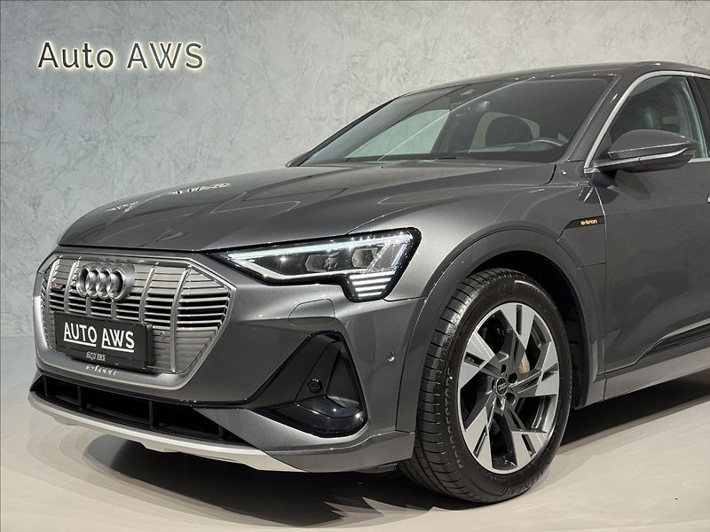 Audi e-tron 300kW Sportback S-Line Matrix - fotka 5 z 50